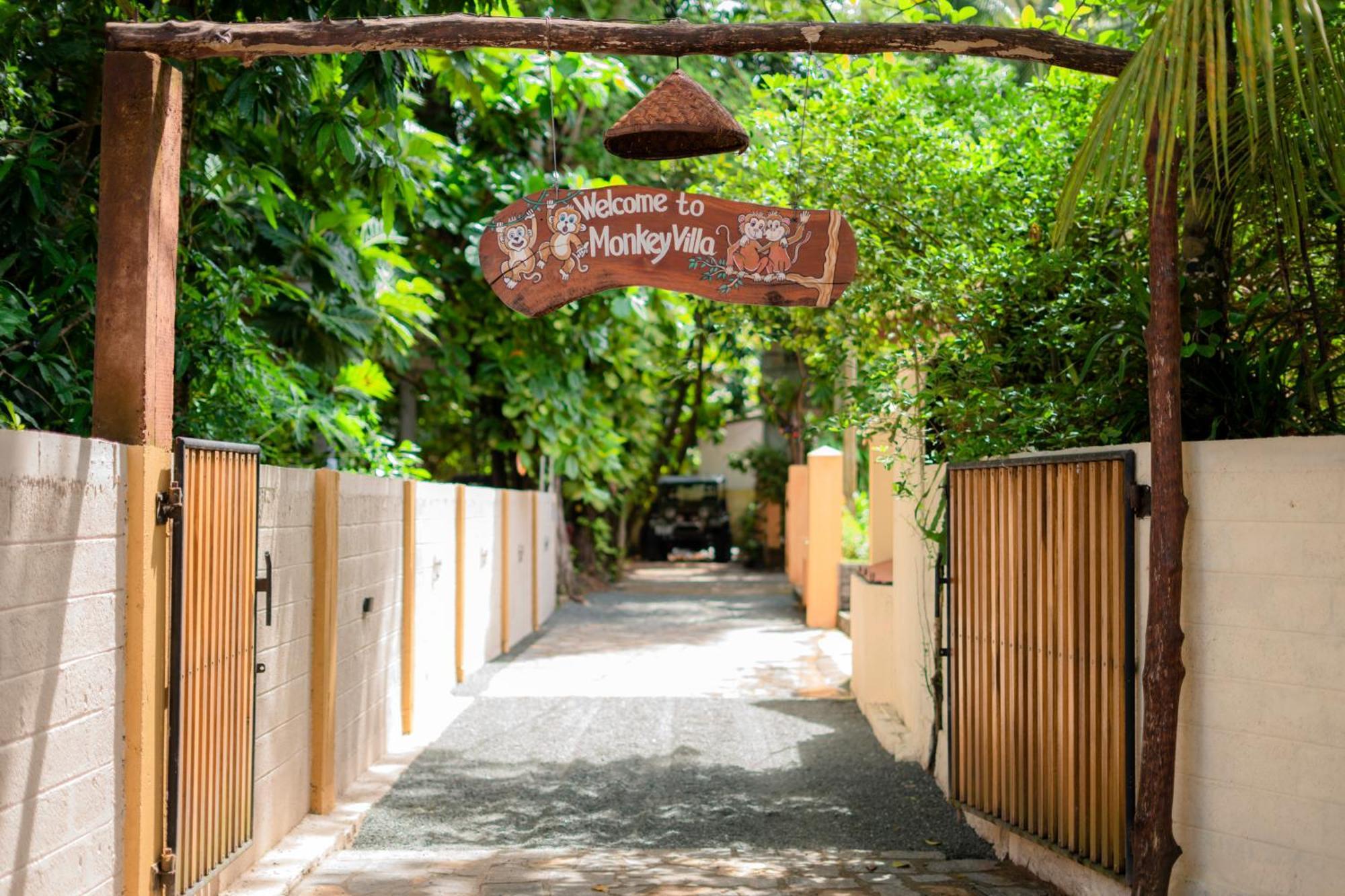 Monkey Villa Хіккадува Екстер'єр фото