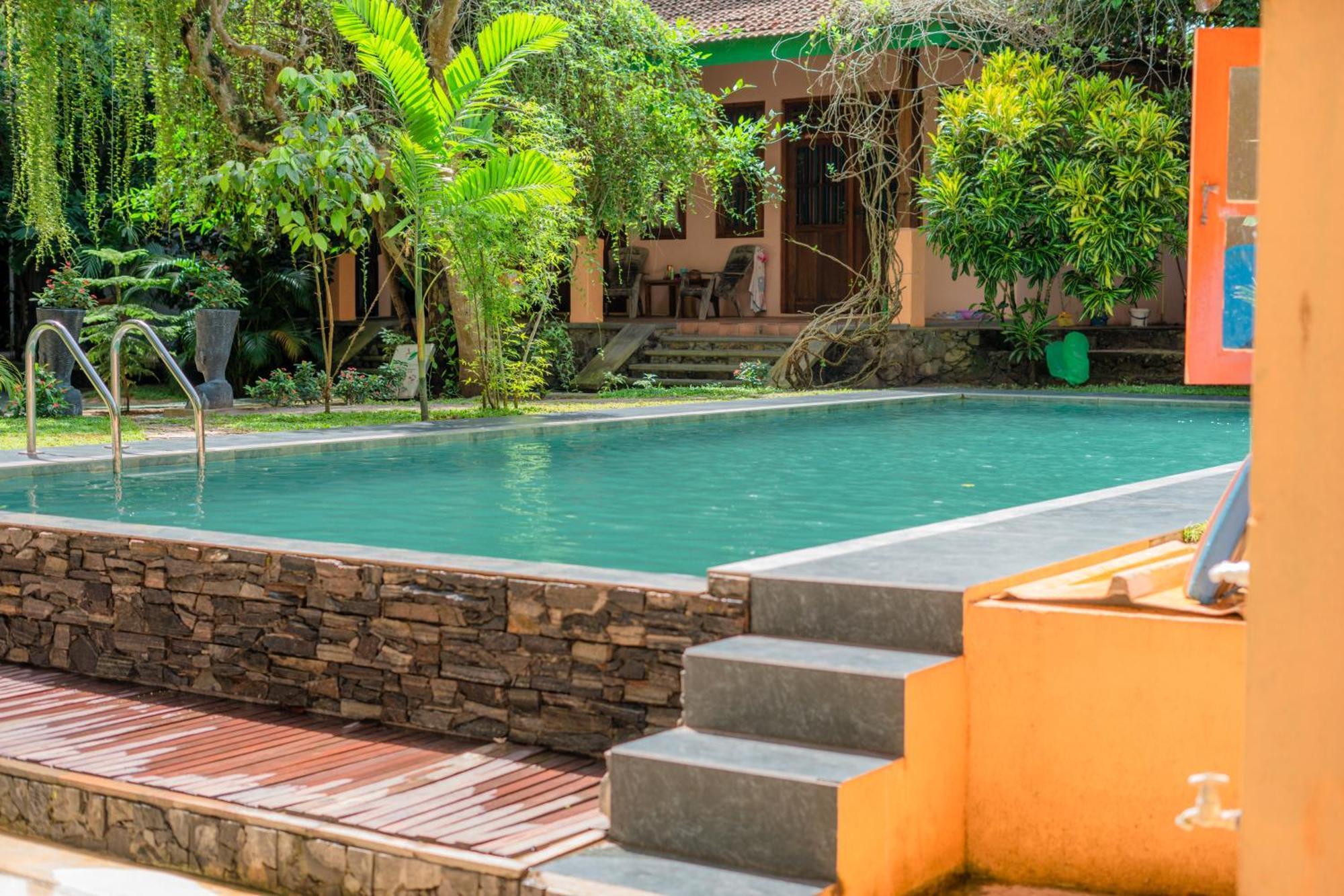 Monkey Villa Хіккадува Екстер'єр фото
