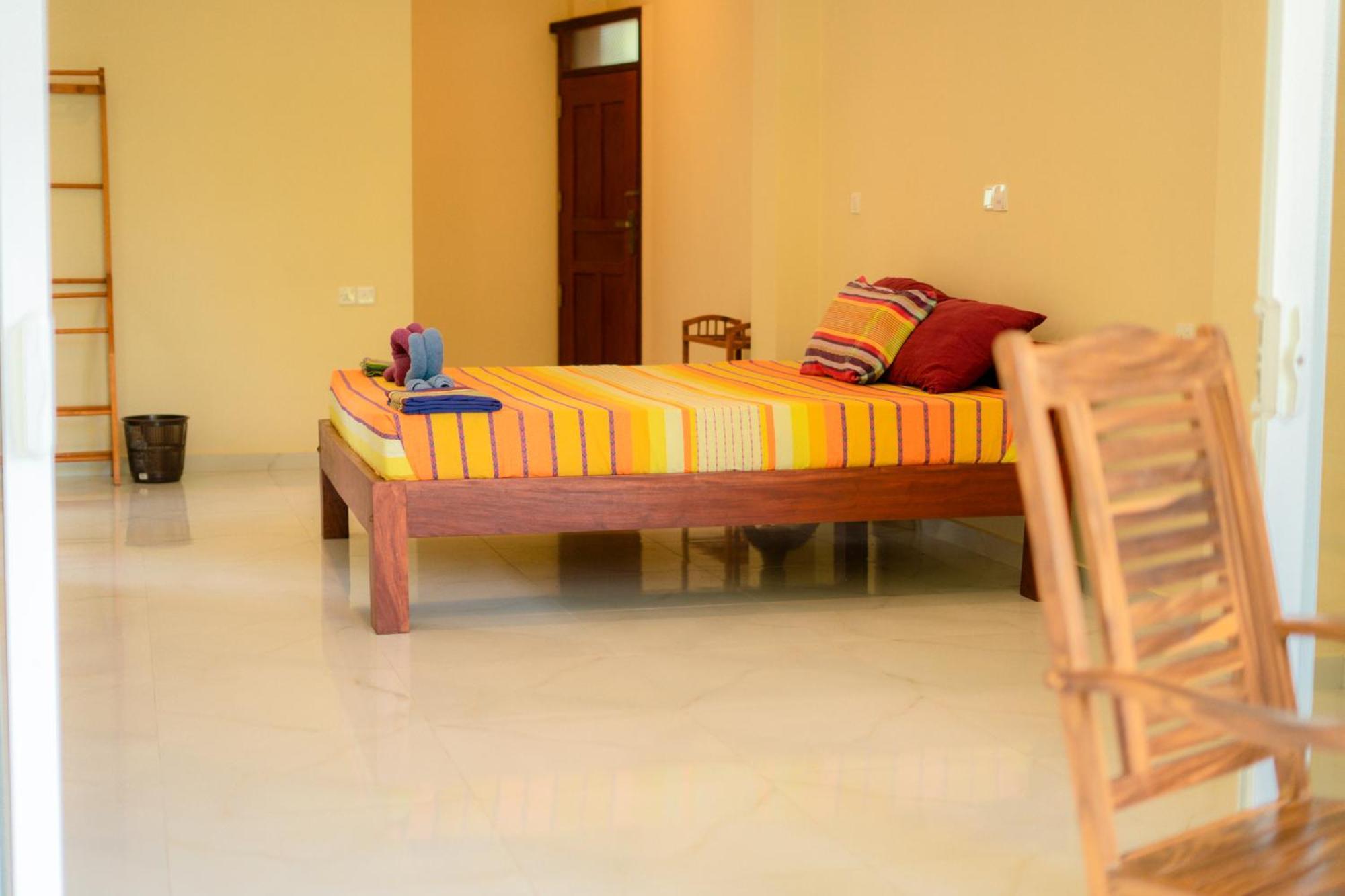 Monkey Villa Хіккадува Екстер'єр фото