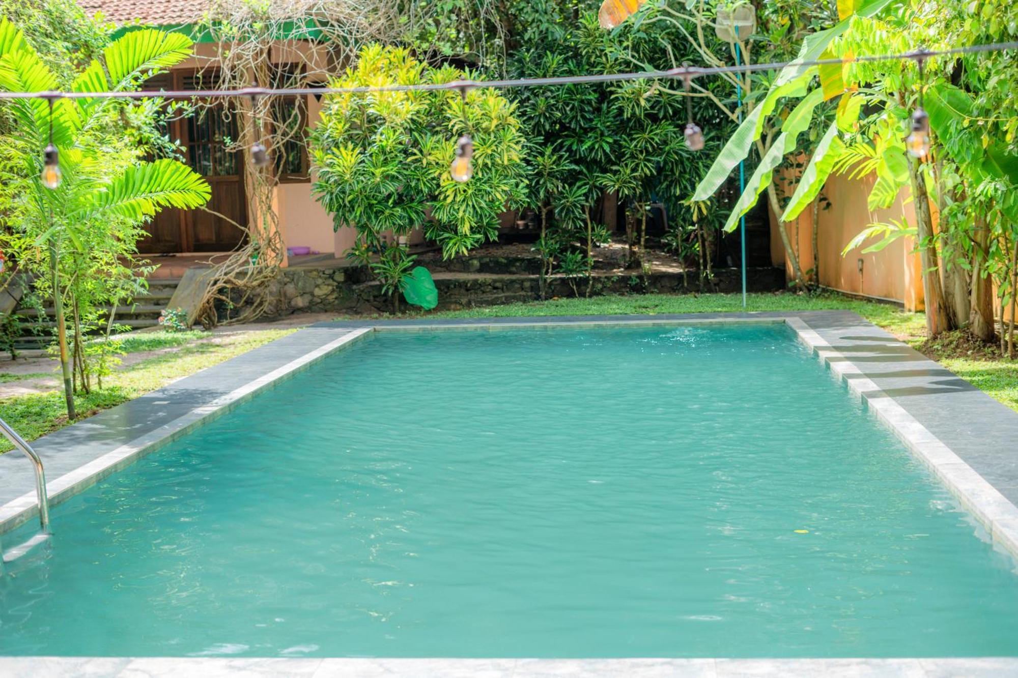 Monkey Villa Хіккадува Екстер'єр фото