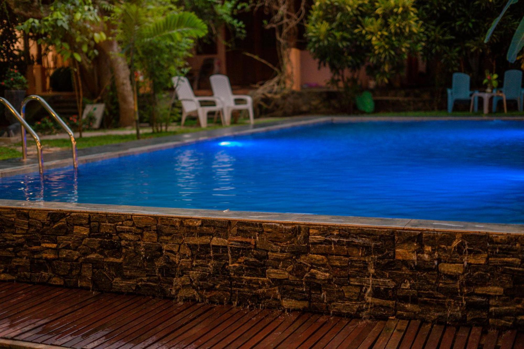 Monkey Villa Хіккадува Екстер'єр фото