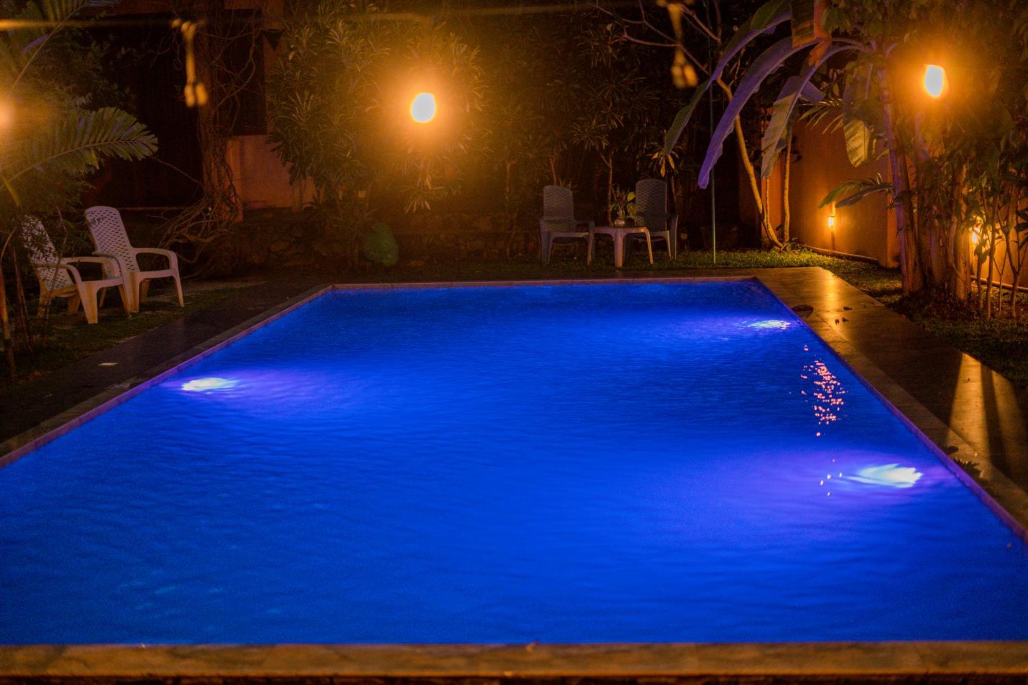 Monkey Villa Хіккадува Екстер'єр фото