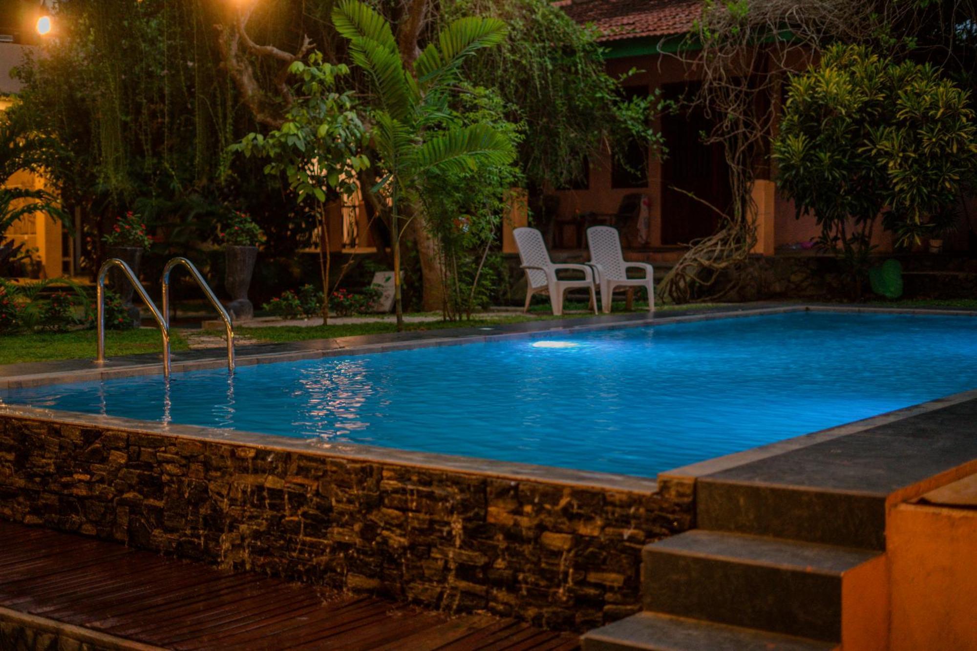 Monkey Villa Хіккадува Екстер'єр фото